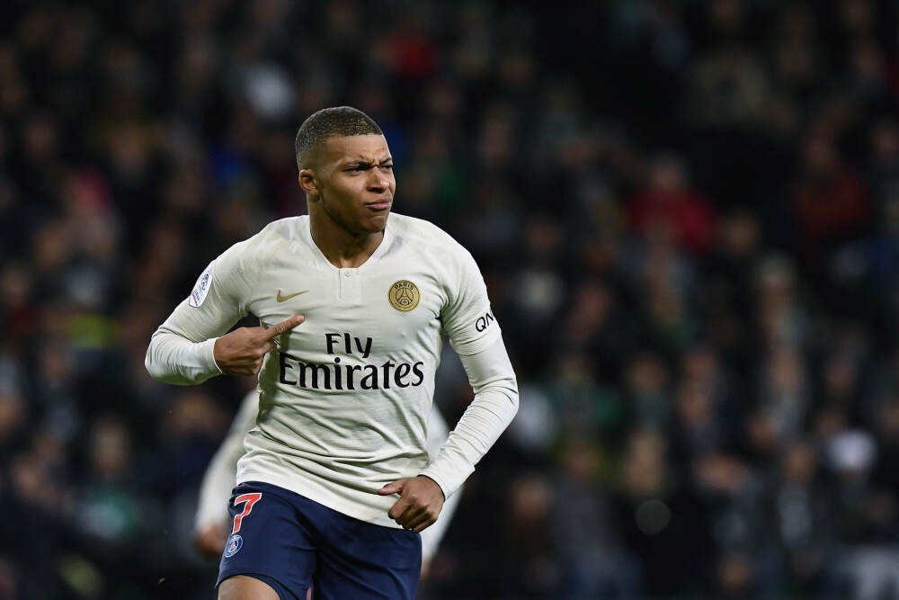 悲剧了！U22国足遭致命打击，头号球星退赛+伤病，向余望挑大梁？